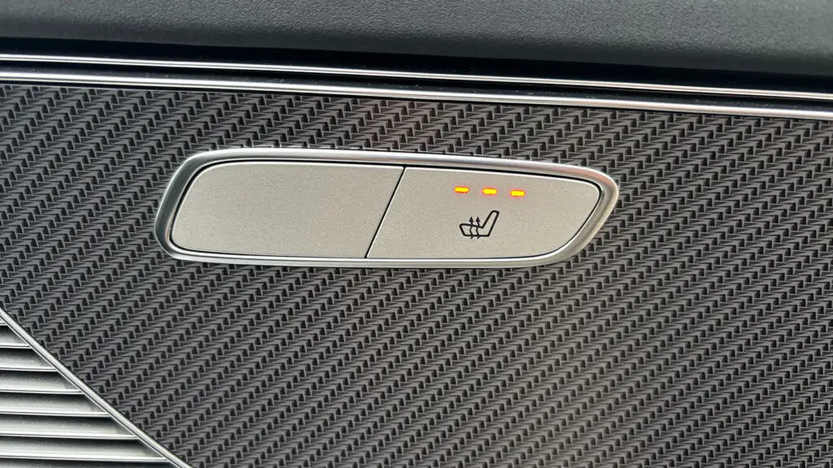 2022-mercedes-benz-eqc-e-eqc-400-amg-line-big-22