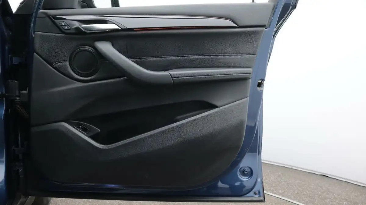2021-bmw-x1-20-sdrive20i-xline-big-15