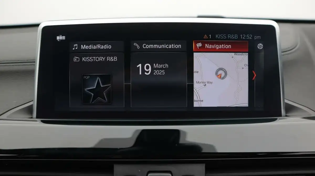 2021-bmw-x1-20-sdrive20i-xline-big-11