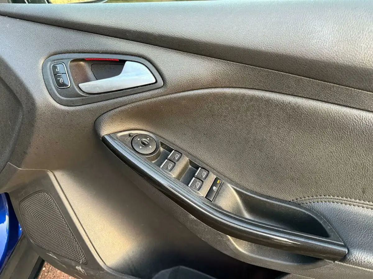 2016-ford-focus-10t-titanium-x-125ps-hatchback-big-47