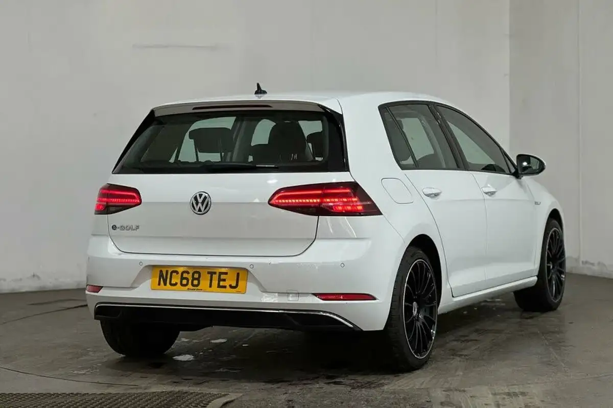 2019-volkswagen-golf-e-e-golf-big-21