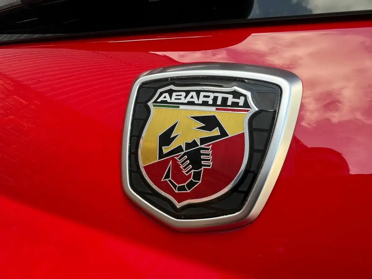 2019-abarth-595-14-tjet-big-5