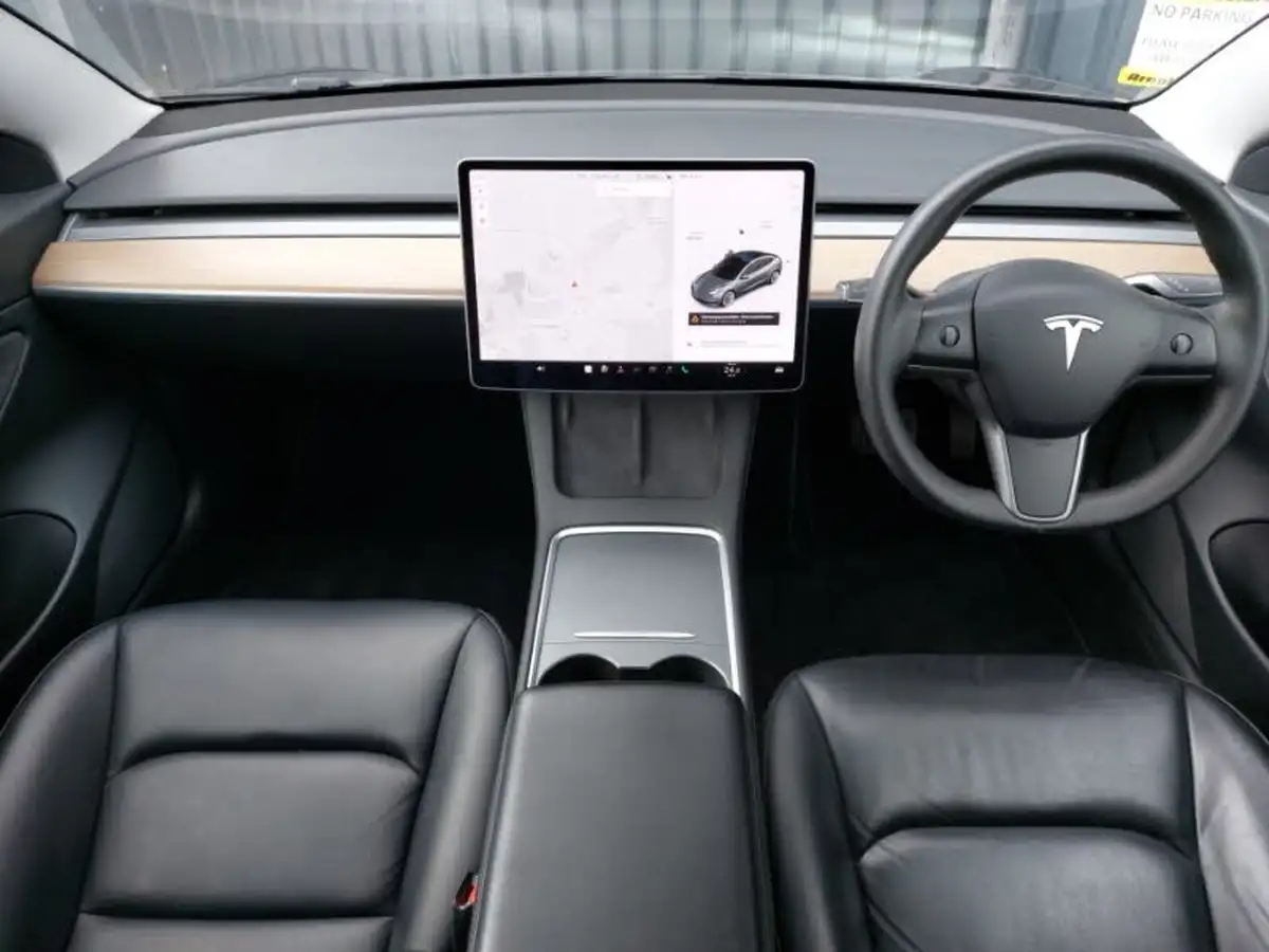 2020-tesla-model-3-e-long-range-big-2