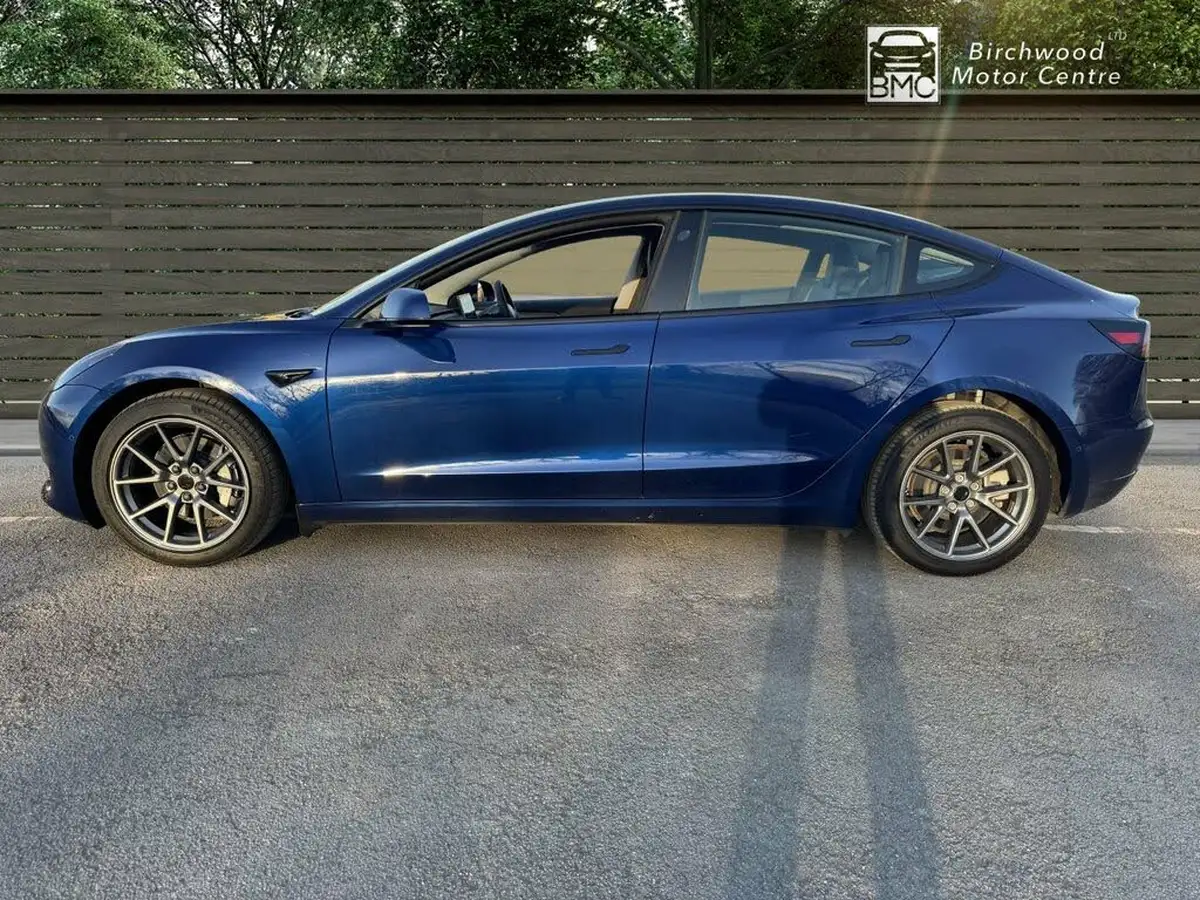 2022-tesla-model-3-e-rwd-big-3