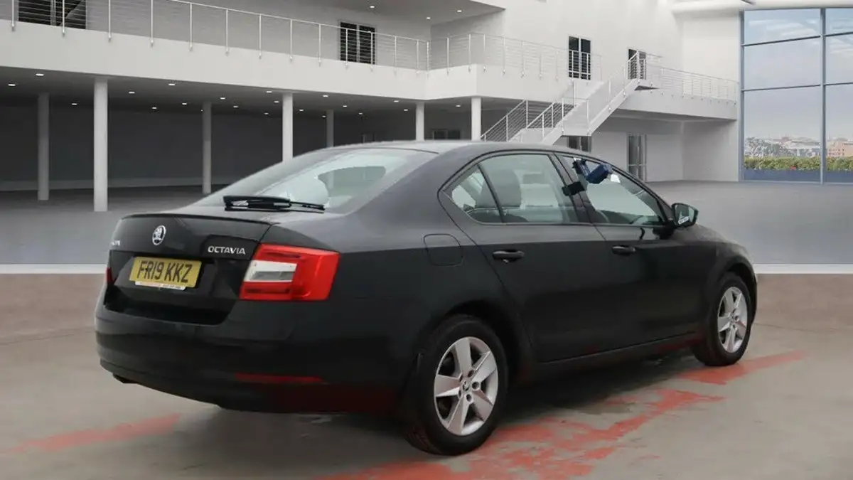 2019-skoda-octavia-15-tsi-se-hatchback-dsg-big-2