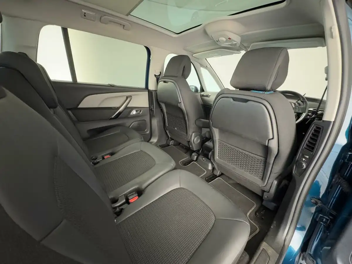 2022-citroen-grand-c4-spacetourer-12-puretech-shine-eat8-big-17