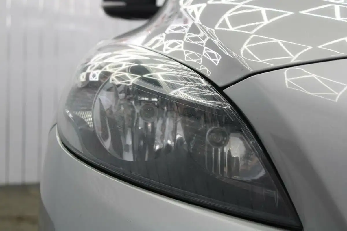 2013-volvo-v40-20td-d3-cross-country-se-big-13