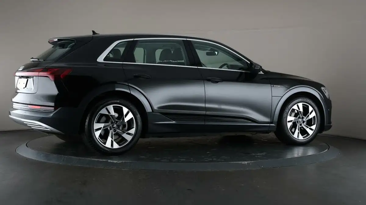 2020-audi-e-tron-50e-sport-big-64