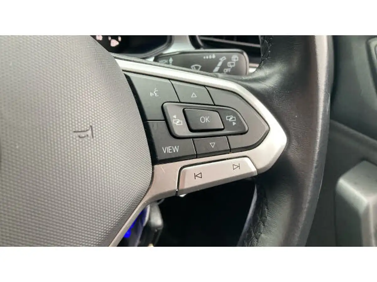 2022-volkswagen-t-roc-10-tsi-life-big-23