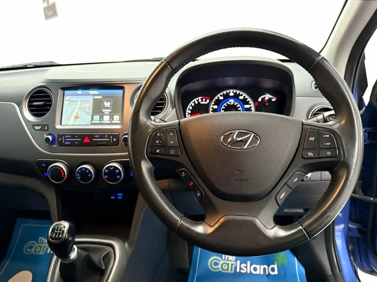 2019-hyundai-i10-10-play-big-17