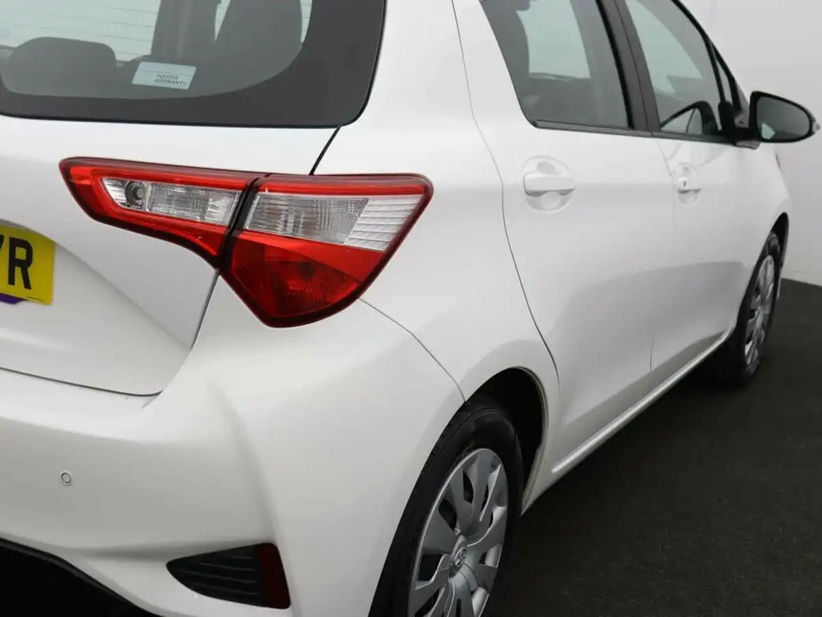 2019-toyota-yaris-10-vvt-i-active-big-38
