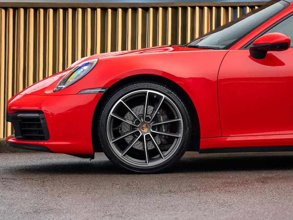 2022-porsche-911-30-carrera-coupe-big-16