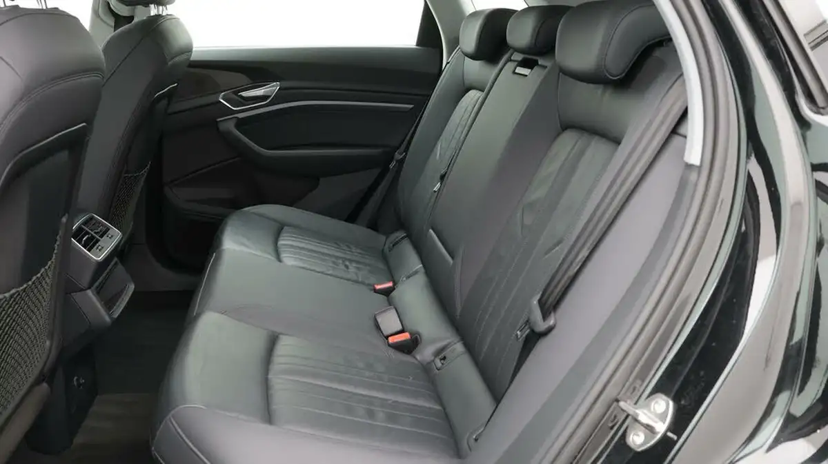 2021-audi-e-tron-55e-technik-station-wagon-big-16