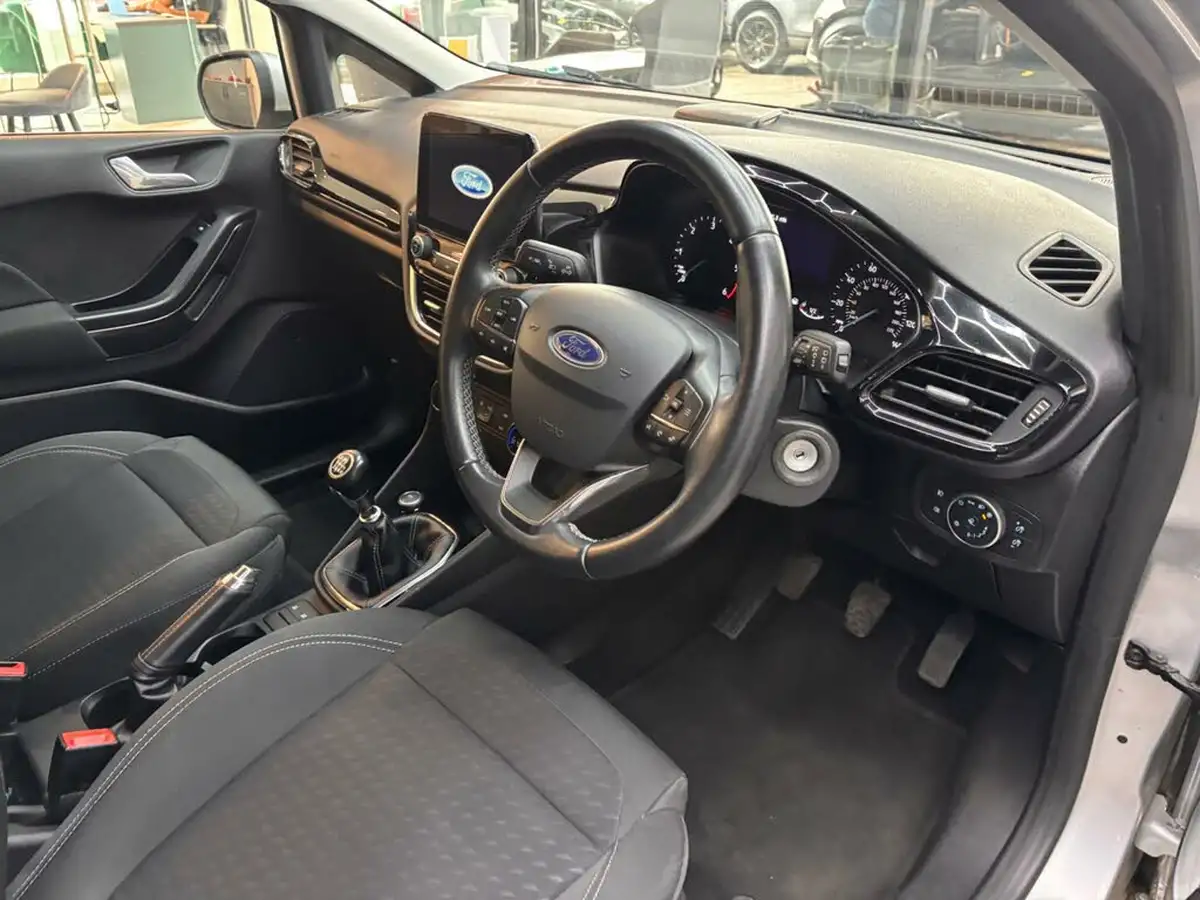 2018-ford-fiesta-15tdci-zetec-5d-big-35