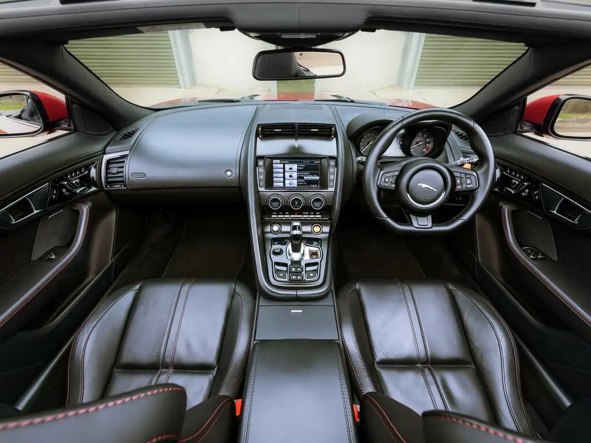 2013-jaguar-f-type-50-s-big-39