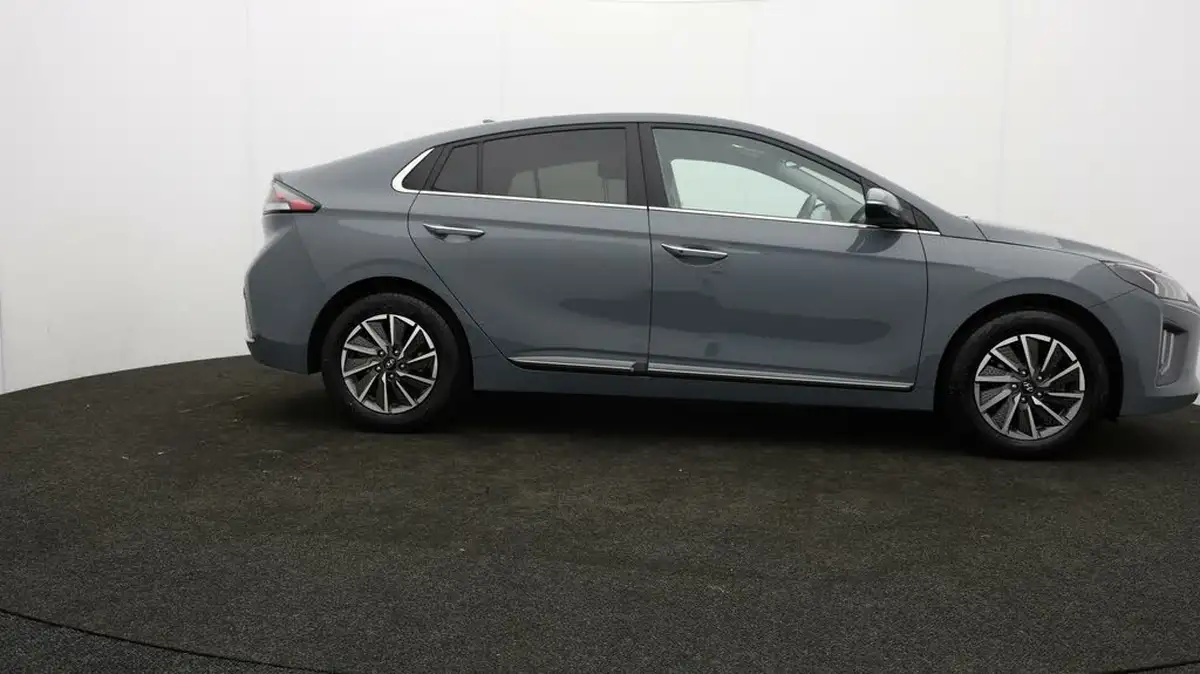 2021-hyundai-ioniq-e-premium-electric-100kw-big-40