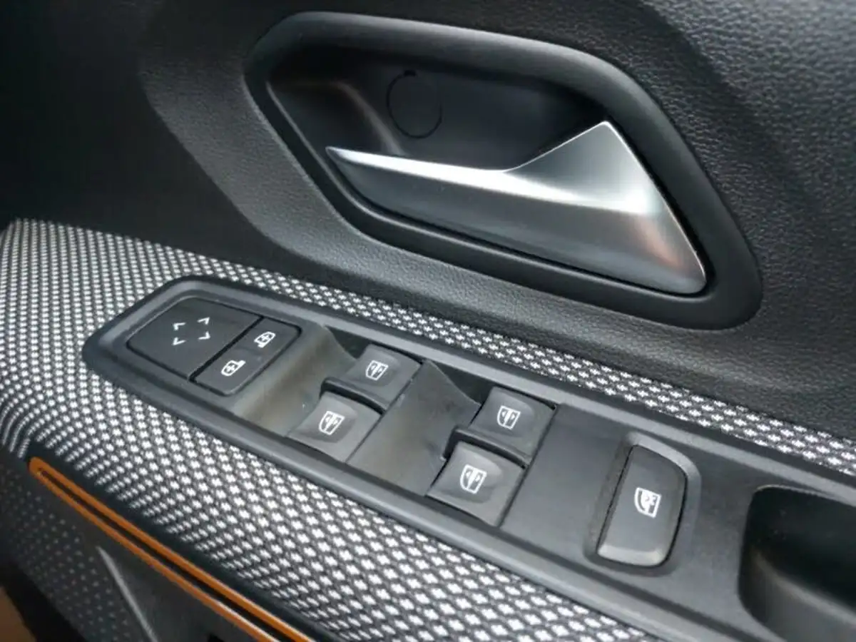 2022-dacia-sandero-stepway-10-tce-prestige-90bhp-big-13