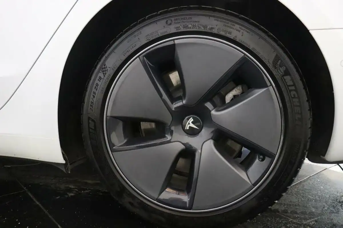2021-tesla-model-3-e-standard-plus-big-33