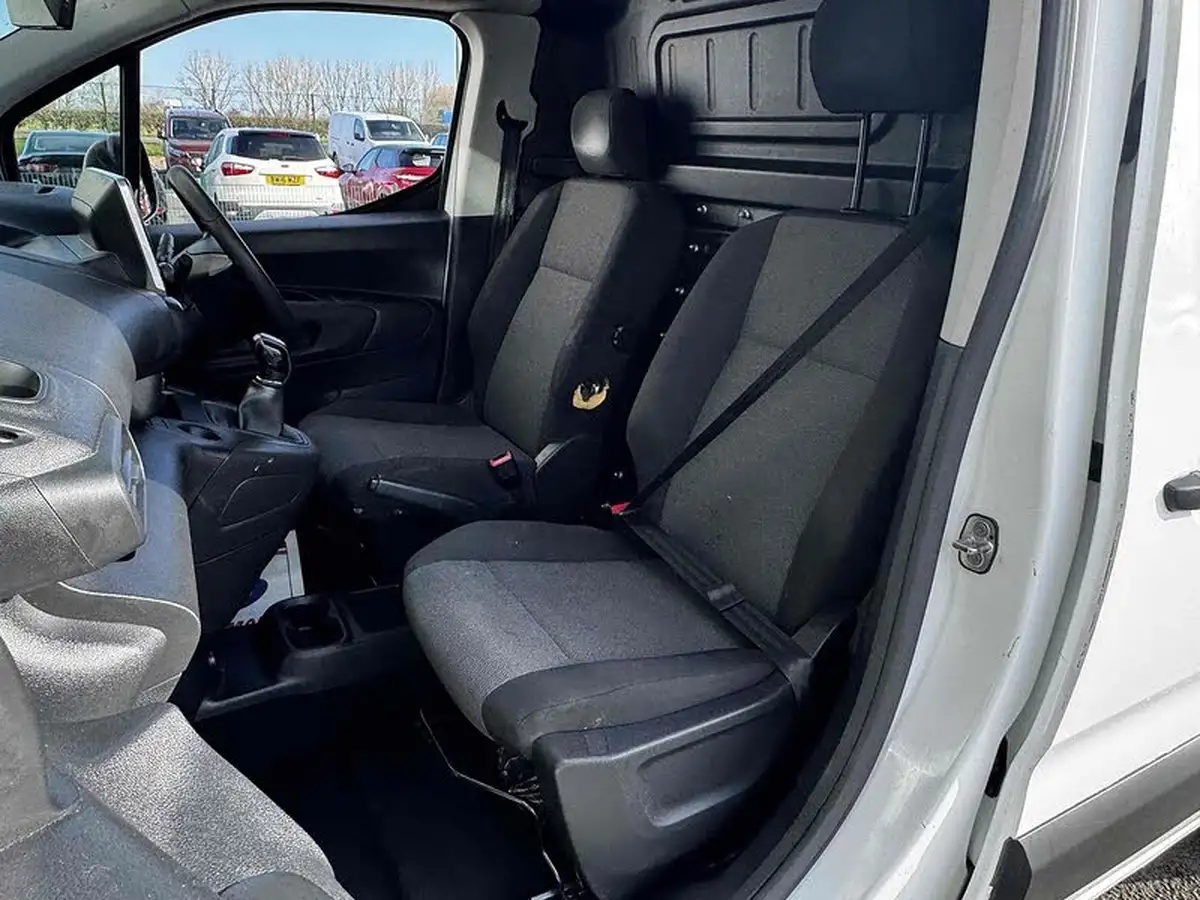 2020-vauxhall-combo-15cdti-sportive-2000-100pseu6dt-big-22