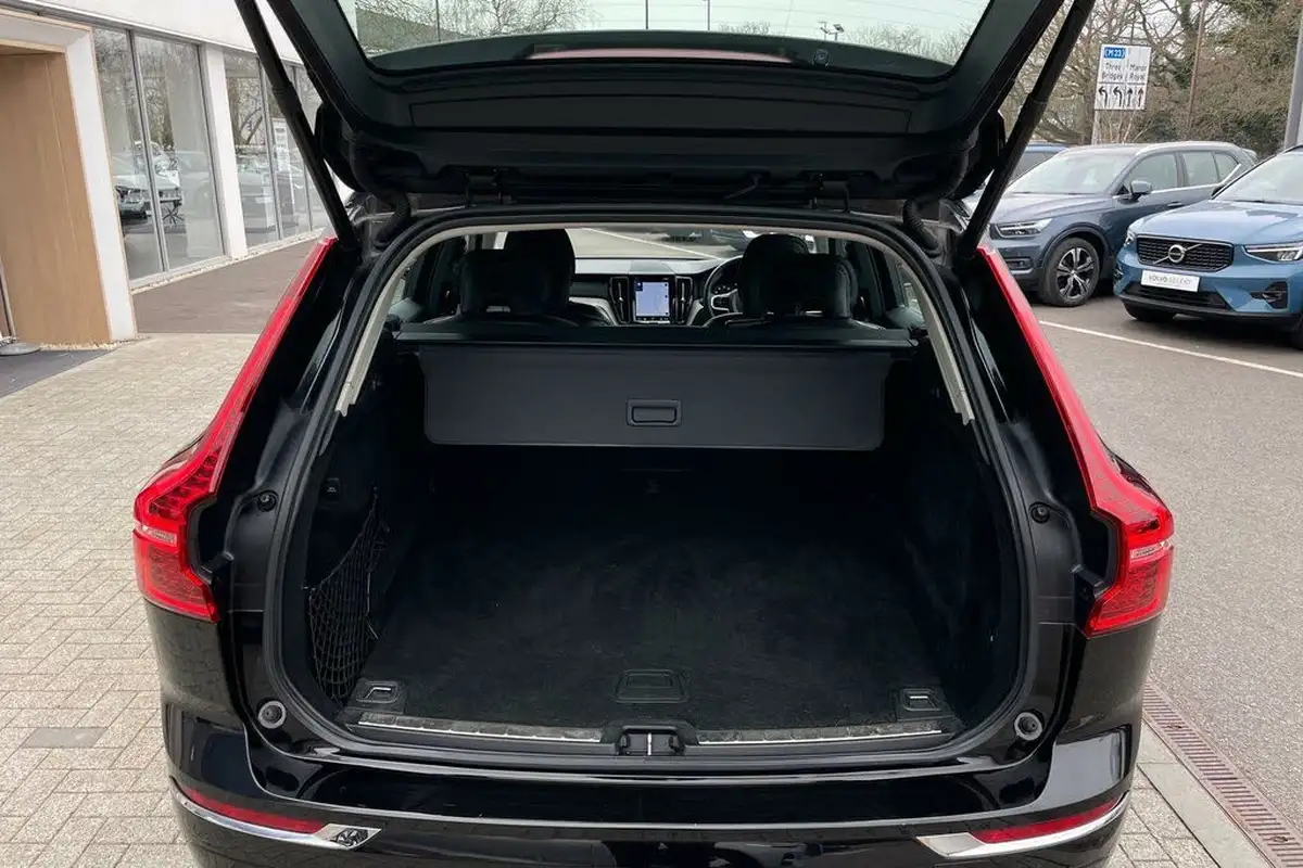 2021-volvo-xc60-20td-b4-inscription-awd-big-18