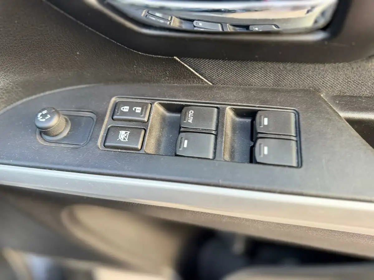 2015-suzuki-s-cross-16-sz3-big-29