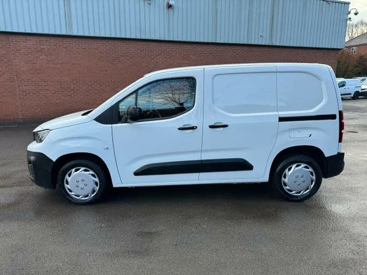 2019-peugeot-partner-15-bluehdi-1000-professional-100ps-eu6dt-panel-big-5