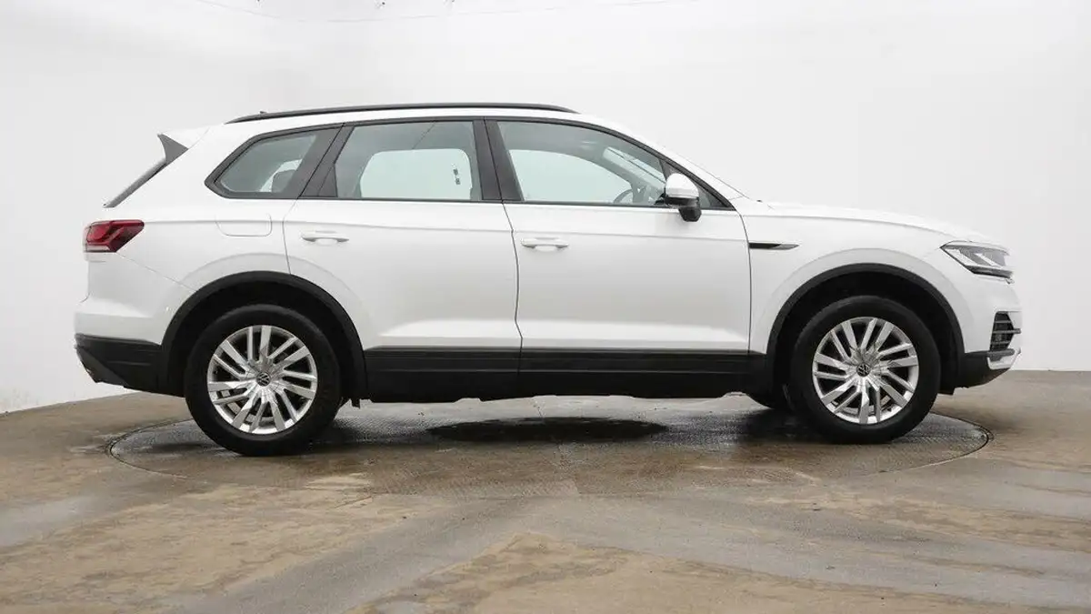2022-volkswagen-touareg-30tdi-se-286ps-big-3