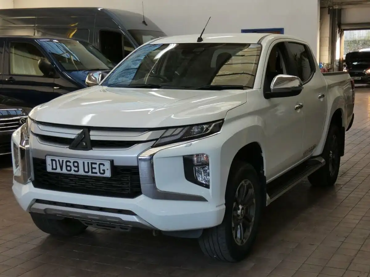 2019-mitsubishi-l200-22di-d-warrior-auto-big-2