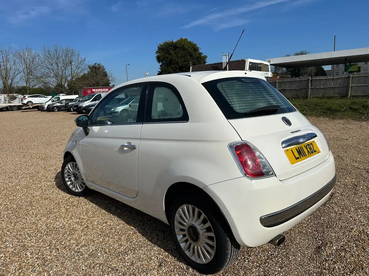 2011-fiat-500-12-lounge-big-4