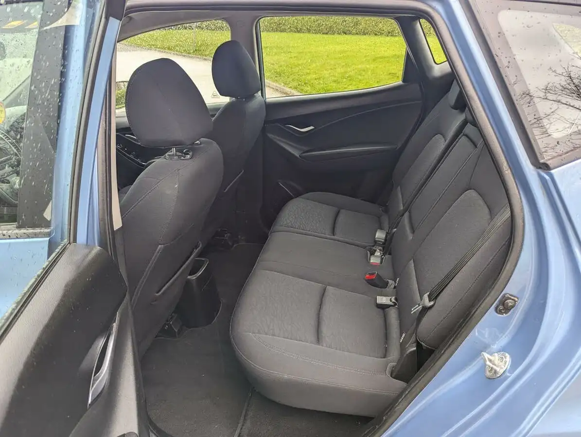 2012-hyundai-ix20-16td-active-big-21