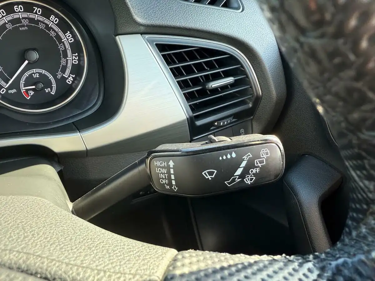 2019-skoda-fabia-10-tsi-se-l-109ps-estate-big-25