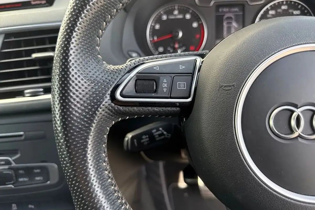 2018-audi-q3-20-tfsi-quattro-black-edition-big-48