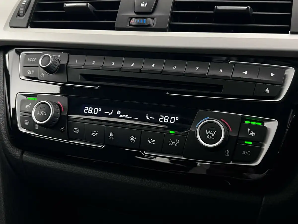 2017-bmw-3-series-20td-318d-se-saloon-4d-auto-big-28