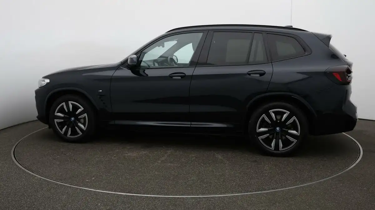 2022-bmw-ix3-e-m-sport-big-53