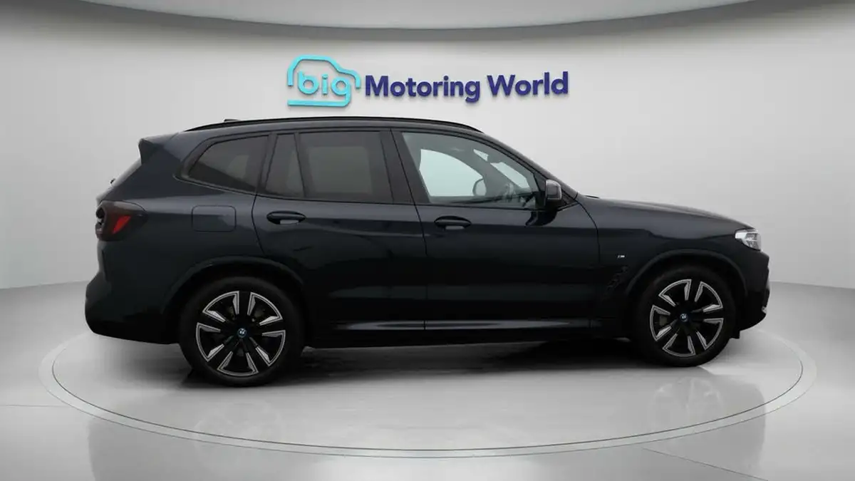 2022-bmw-ix3-e-m-sport-big-8