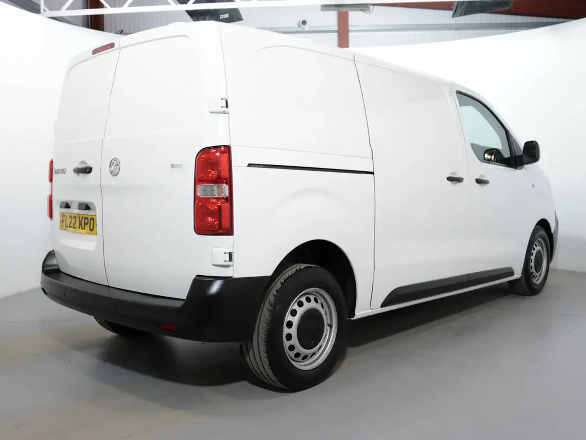 2022-vauxhall-vivaro-15td-2900-l1h1-dynamic-big-6