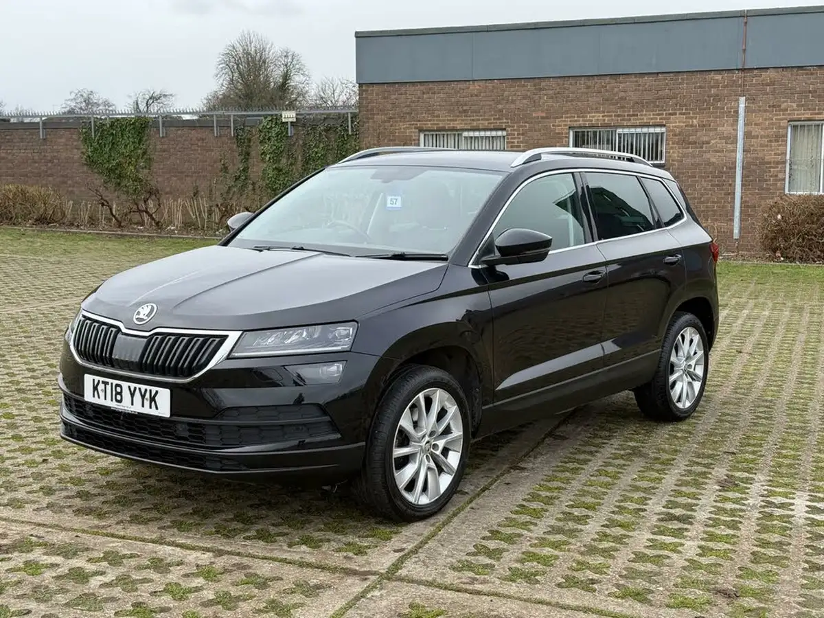 2018-skoda-karoq-15-tsi-se-l-ss-big-0