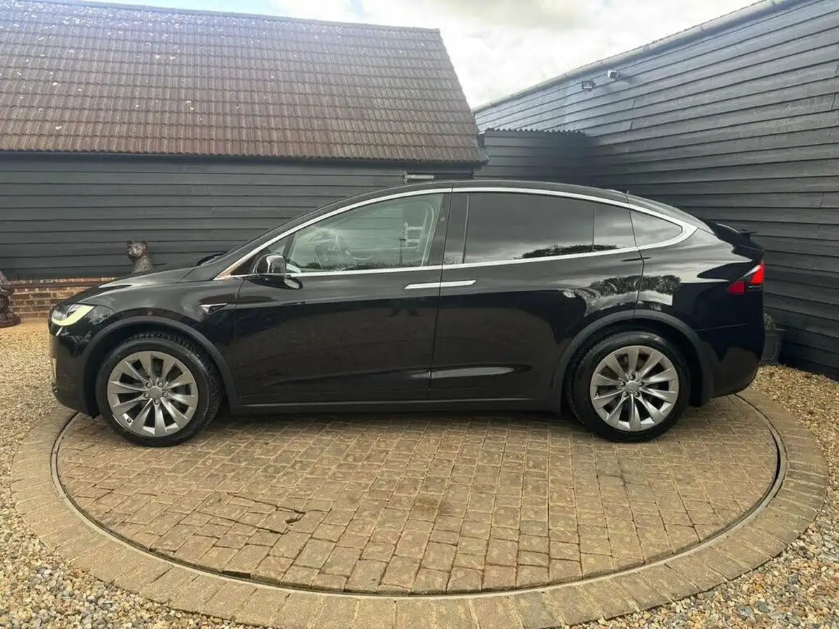 2017-tesla-model-x-e-75d-big-39