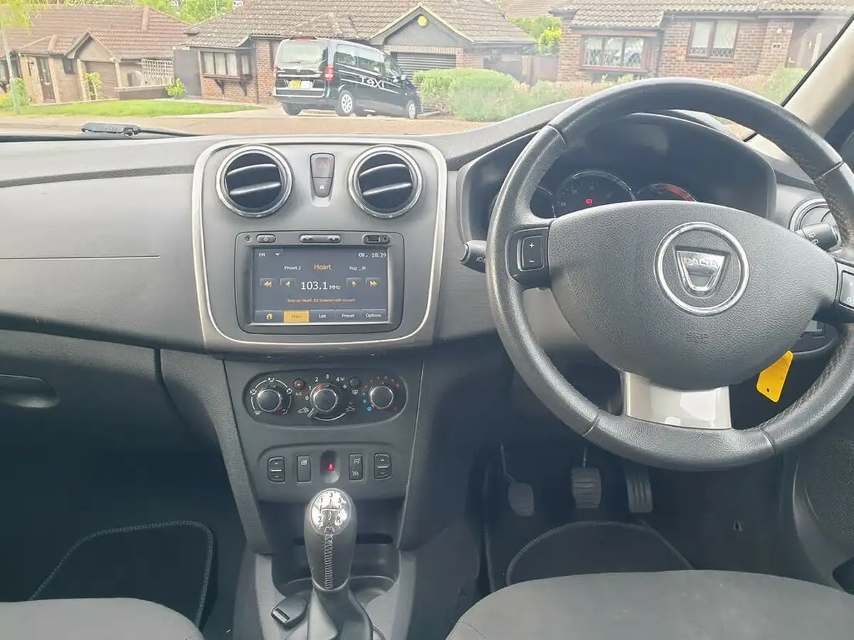 2015-dacia-sandero-stepway-15d-laureate-big-7
