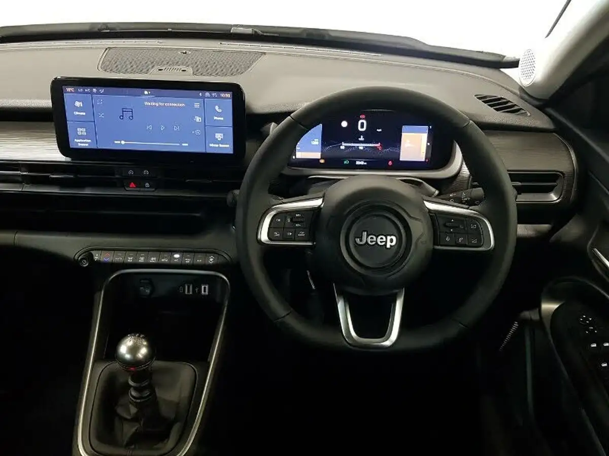 2024-jeep-avenger-12-gse-altitude-big-6