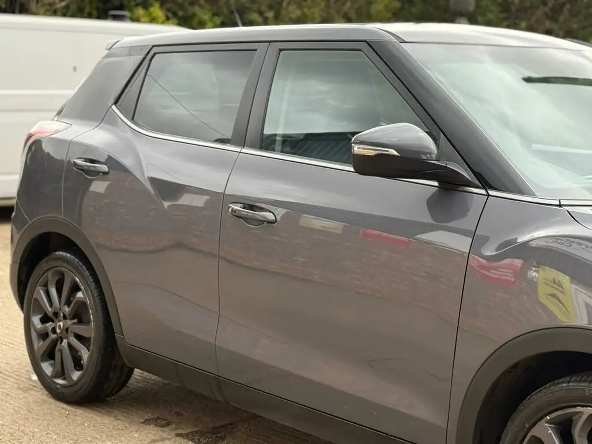 2016-kgm-ssangyong-tivoli-16td-elx-2wd-big-17