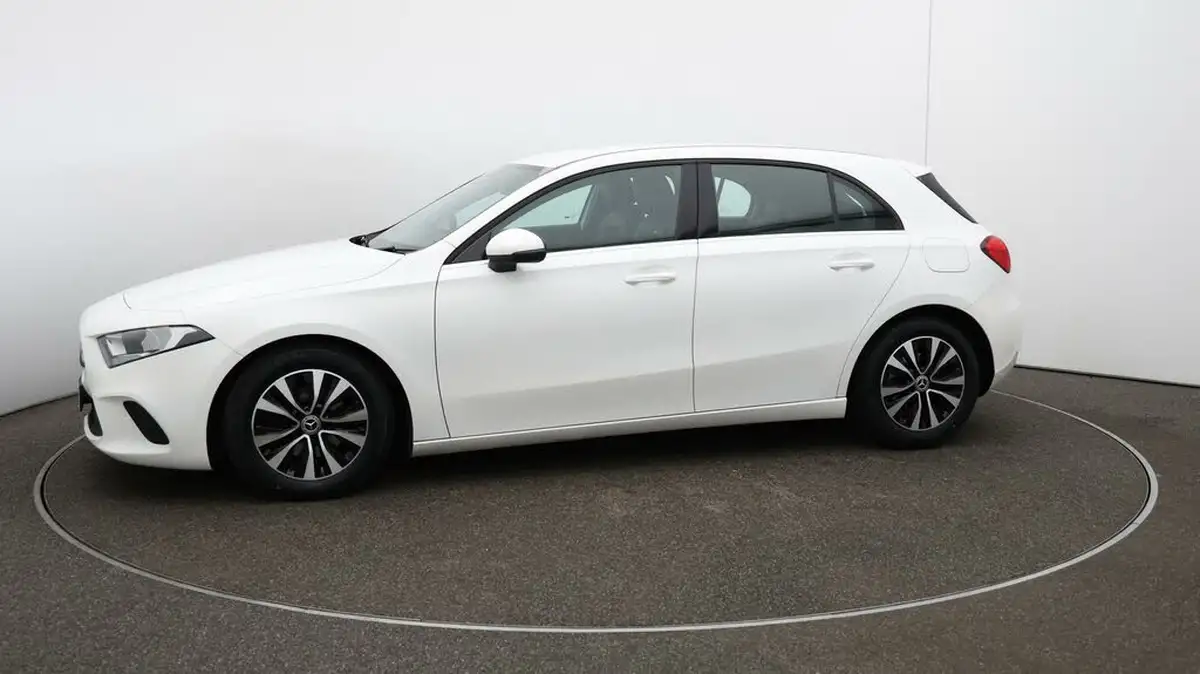 2021-mercedes-benz-a-class-13-a180-se-7g-dct-big-57