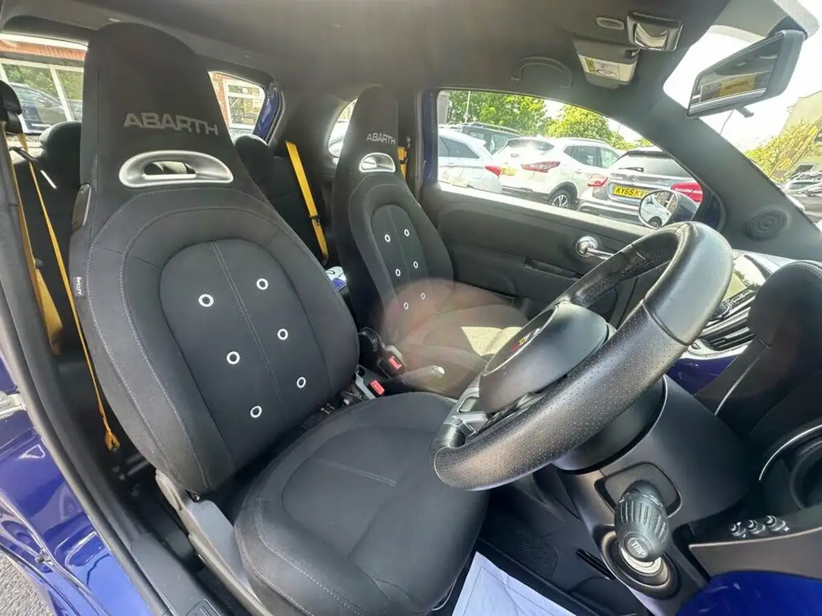 2018-abarth-595-14-tjet-big-17