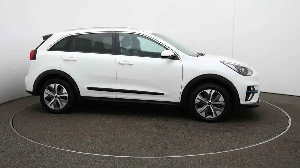 2022-kia-niro-ev-e-2-big-39
