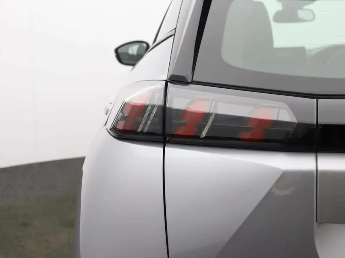 2022-peugeot-2008-suv-12-puretech-active-premium-big-40