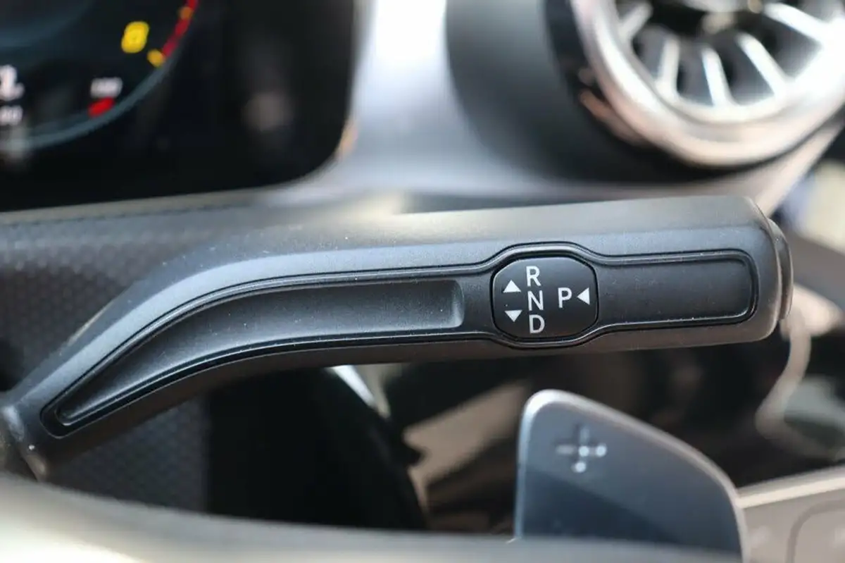 2022-mercedes-benz-cla-13-cla-200-amg-line-premium-plus-coupe-4d-big-32