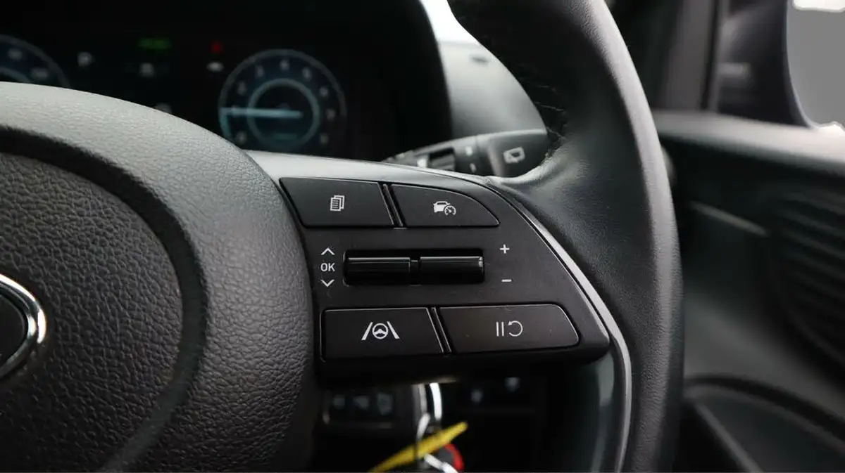 2023-hyundai-i20-10-t-gdi-se-connect-dct-big-26