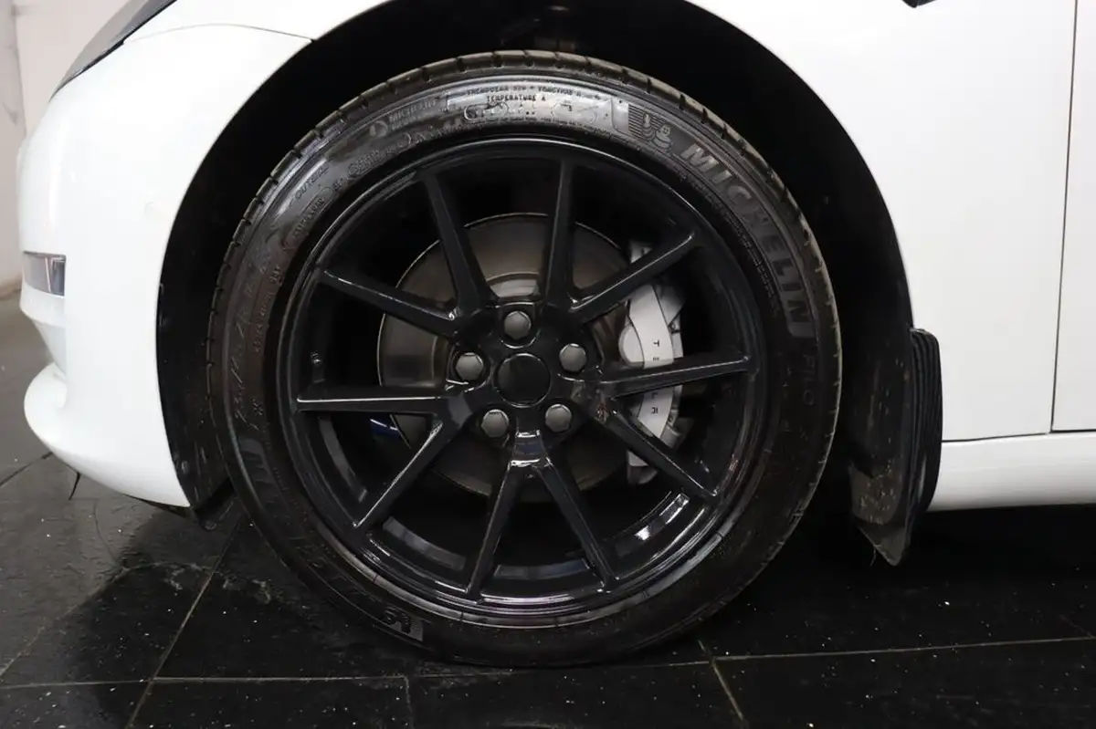 2019-tesla-model-3-e-4x4-performance-pack-big-35