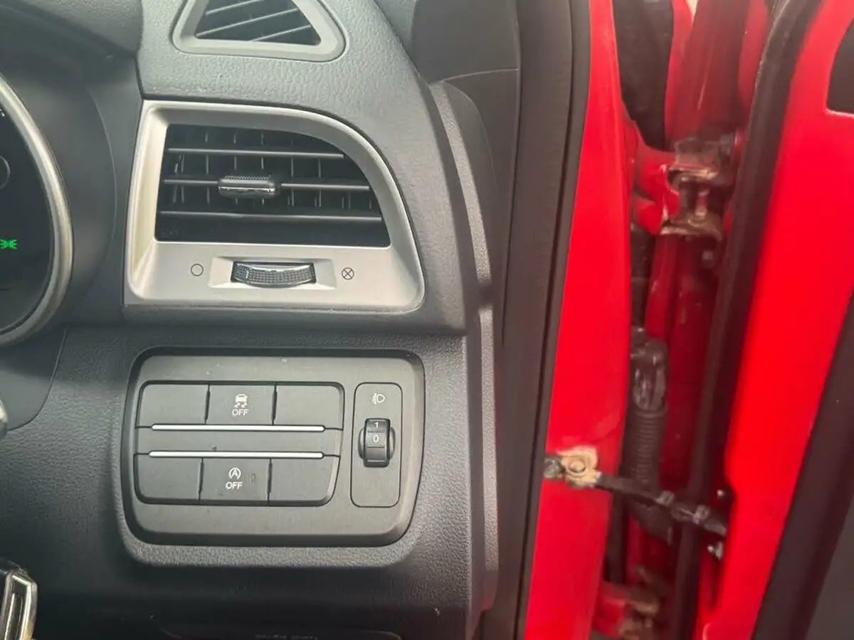 2016-kgm-ssangyong-tivoli-16-ex-big-46