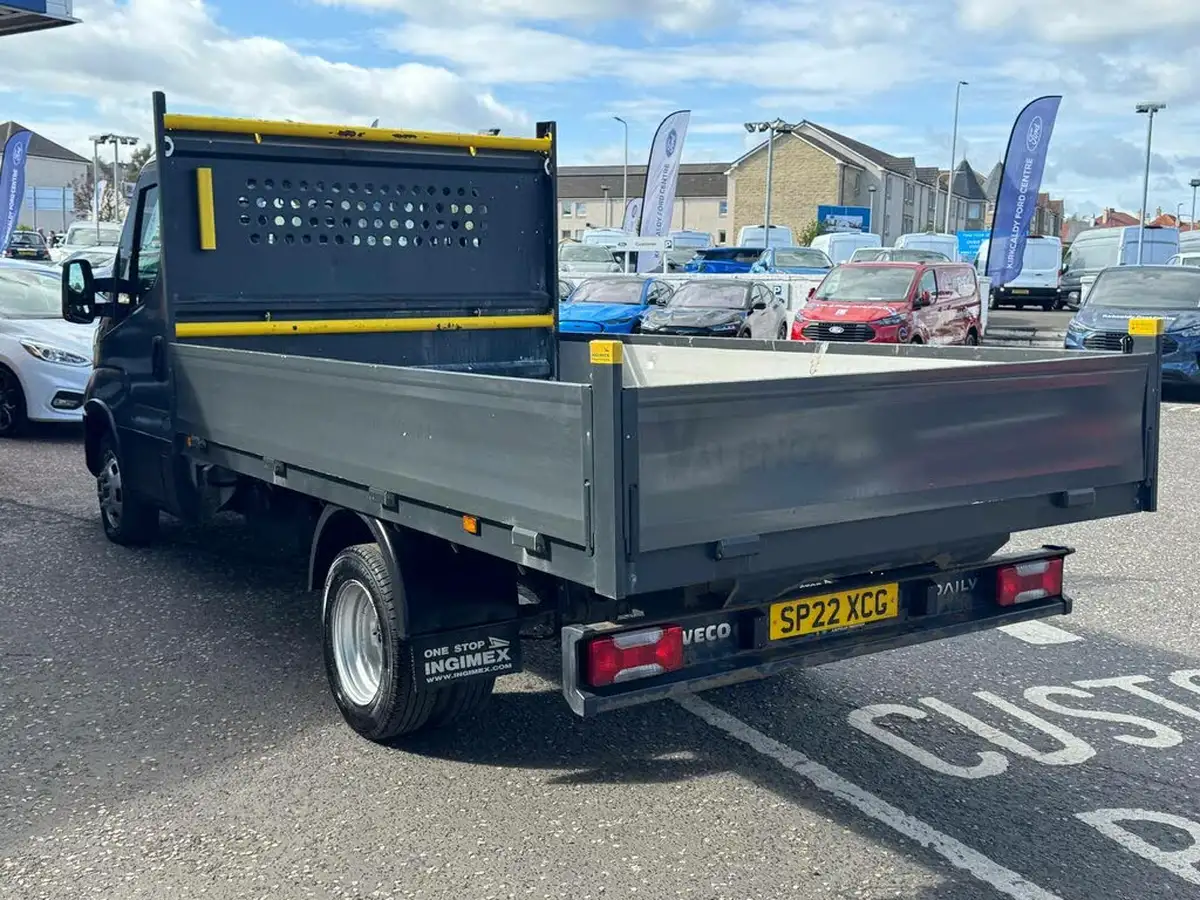 2022-iveco-daily-c-class-23td-35c14-mwb-35c14-3450-chassis-cab-big-1